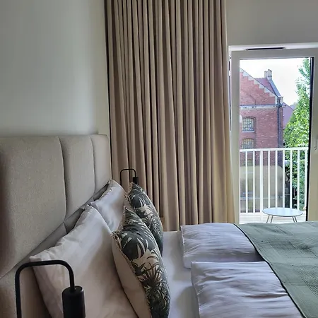 Apartment Plac Wolnosci 6 *