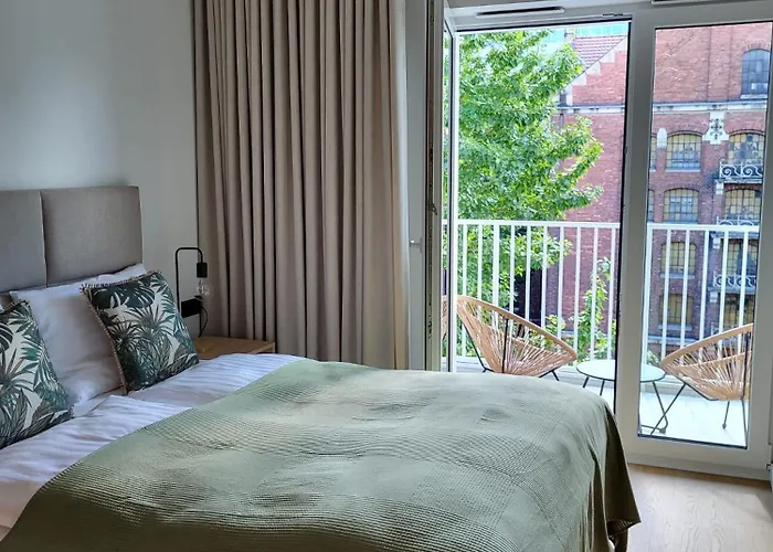 Plac Wolnosci 6 Апартаменти Познань