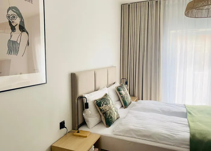 Апартаменти Plac Wolnosci 6 Познань