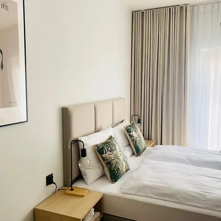 Апартаменти Plac Wolnosci 6 Познань